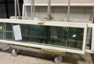 1460146 2 st Nordan Tanum parfönsterdörrar (vänster + höger), helglasade – transportskadade