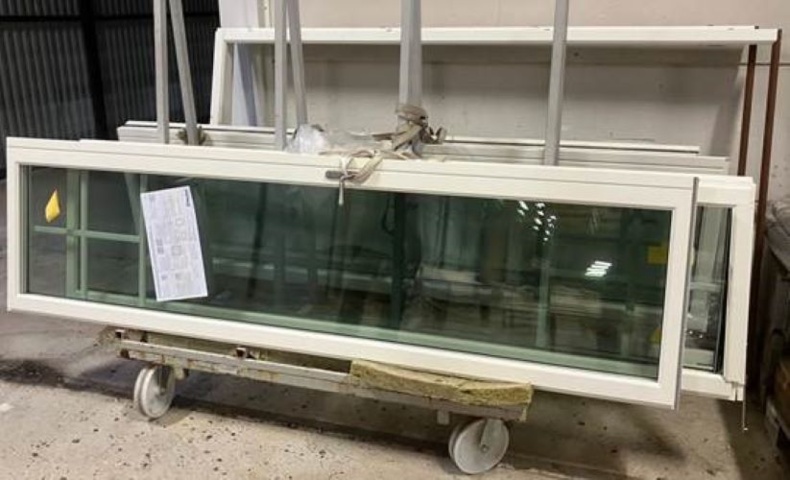 1460146-1 2 st Nordan Tanum parfönsterdörrar (vänster + höger), helglasade – transportskadade