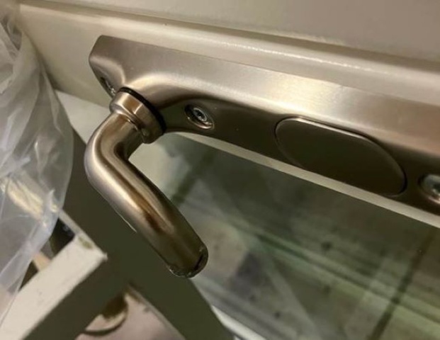 1460146-7 2 st Nordan Tanum parfönsterdörrar (vänster + höger), helglasade – transportskadade