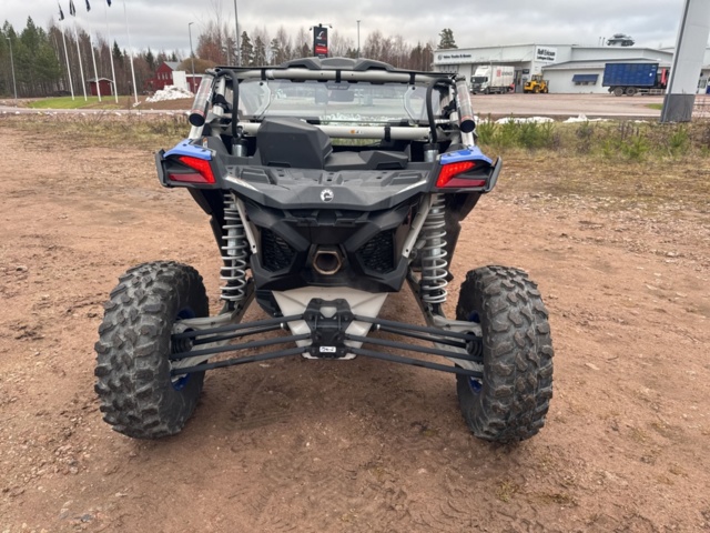 1321232-6 Terrängfordon med vinsch - Can-Am Maverick X RS Turbo RR 200hk -2023