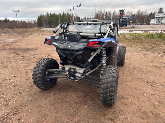1321232-8 Terrängfordon med vinsch - Can-Am Maverick X RS Turbo RR 200hk -2023
