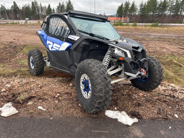 1321232-10 Terrängfordon med vinsch - Can-Am Maverick X RS Turbo RR 200hk -2023