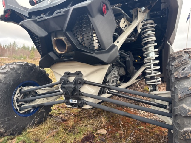 1321232-16 Terrängfordon med vinsch - Can-Am Maverick X RS Turbo RR 200hk -2023