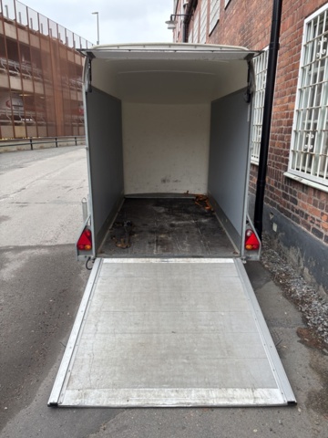 1409394-18 Skåpsläp - Debon Trailers Cheval Liberté C300