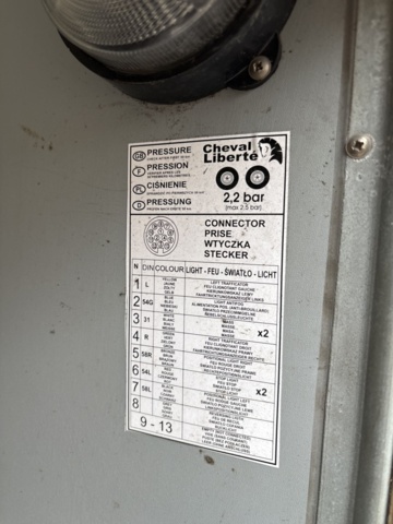 1409394-20 Skåpsläp - Debon Trailers Cheval Liberté C300