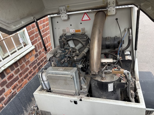 1409393-26 Högtryckstvätt på släp med tillbehör - Dynajet 350th