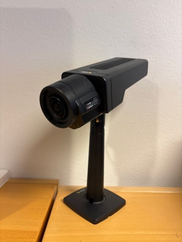 1442481-2 Axis siren and Axis camera