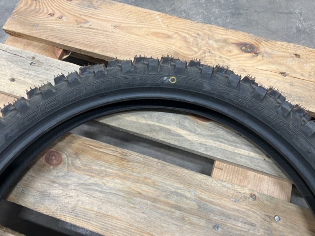 1457808-7 Car tires & motocross tires