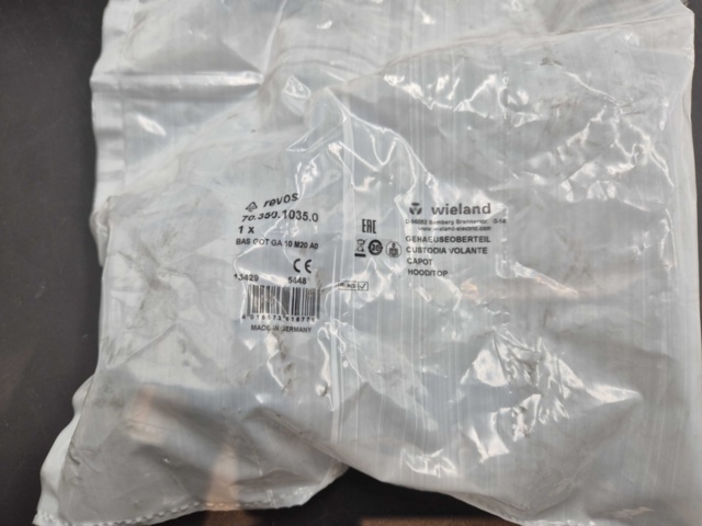 1447633-5 Housing cover Revos GA10 M20, 13 pcs - Wieland