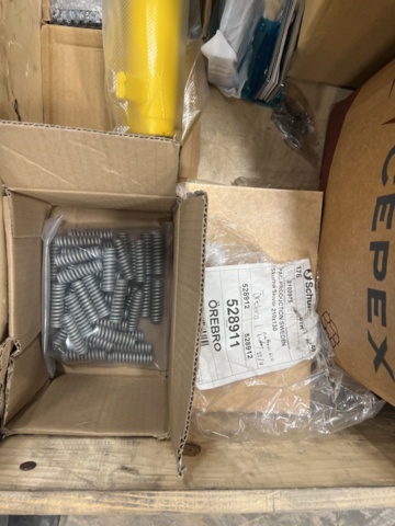 1457814-7 Plastic lids, wine bags, aluminum parts, pipe fittings, etc.