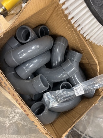1457814-9 Plastic lids, wine bags, aluminum parts, pipe fittings, etc.