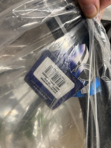 1457814-12 Plastic lids, wine bags, aluminum parts, pipe fittings, etc.