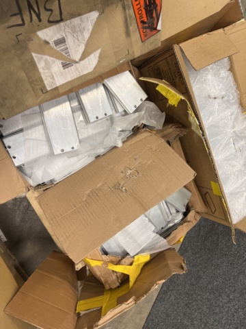 1457814-14 Plastic lids, wine bags, aluminum parts, pipe fittings, etc.