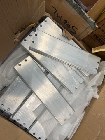 1457814-15 Plastic lids, wine bags, aluminum parts, pipe fittings, etc.