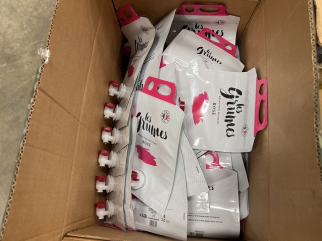 1457814-17 Plastic lids, wine bags, aluminum parts, pipe fittings, etc.