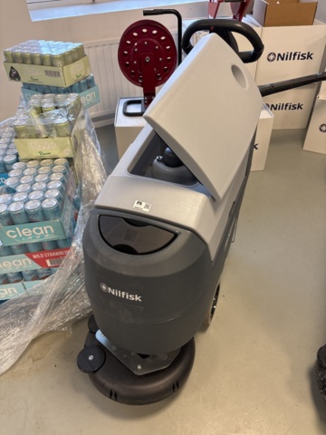 1409414-2 Kombiskurmaskin - Nilfisk SC401 43 BD