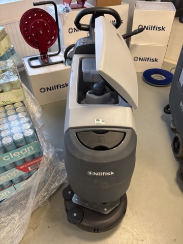 1409414-3 Kombiskurmaskin - Nilfisk SC401 43 BD