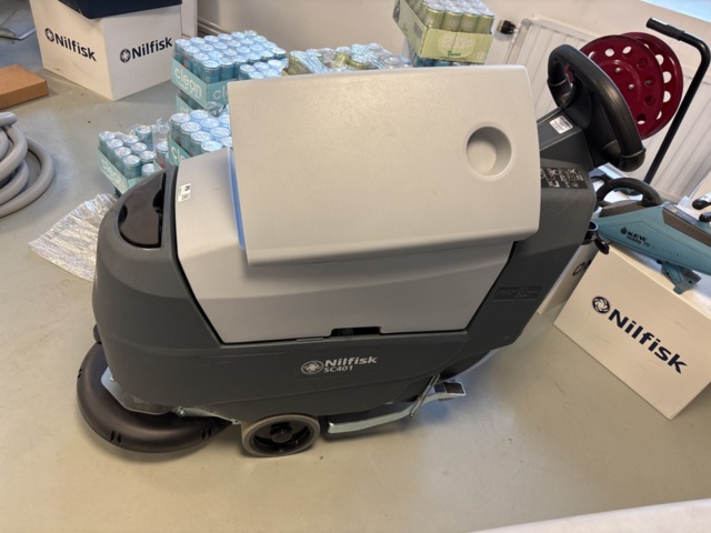 1409414-7 Kombiskurmaskin - Nilfisk SC401 43 BD