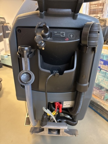 1409414-10 Kombiskurmaskin - Nilfisk SC401 43 BD