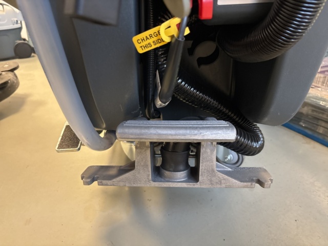 1409414-15 Kombiskurmaskin - Nilfisk SC401 43 BD