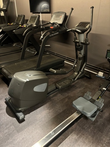 1443723-2 Crosstrainer - SEG Superweigh