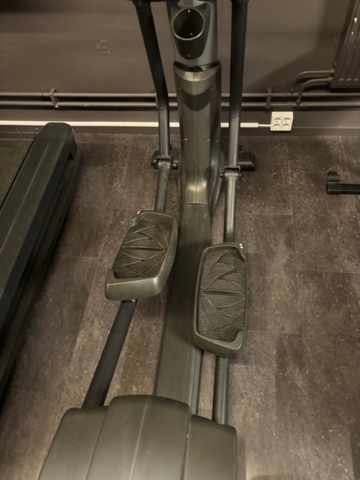 1443723-5 Crosstrainer - SEG Superweigh