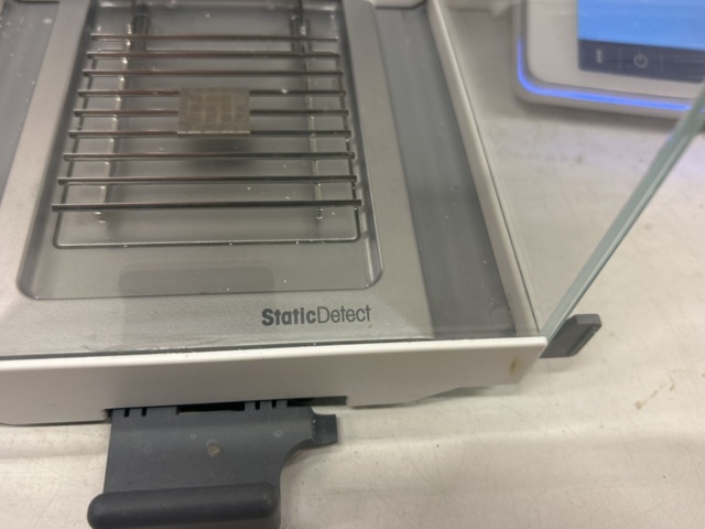 1435548-4 Analytisk laboratorievåg - Mettler Toledo XPR204