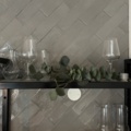 1372732-4 Wall-mounted glass shelf with carafes, glasses and cups