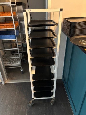 1372737-2 Brickvagn, bestick och serveringstillbehör