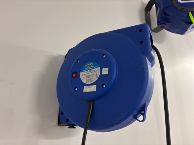 1409444-3 Väggmonterade vindor 4 st