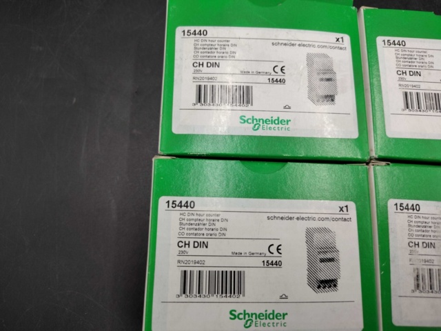 1447637-3 Timräknare 4 st – Schneider Electric  PowerLogic iCH