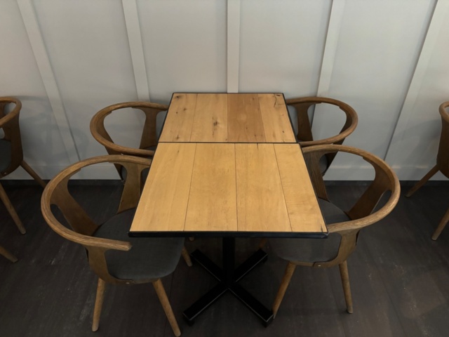 1372746-4 Dining area – 16 tables and 35 chairs