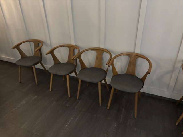 1372746-7 Dining area – 16 tables and 35 chairs