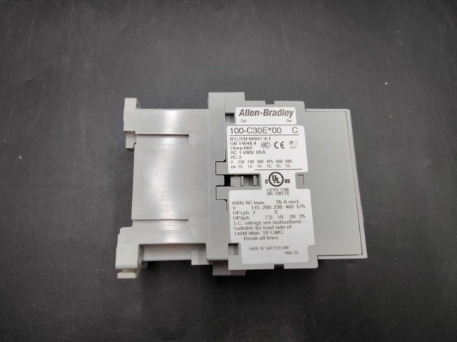 1447640-5 Kontaktor – Allen-Bradley, 100-C30EJ00