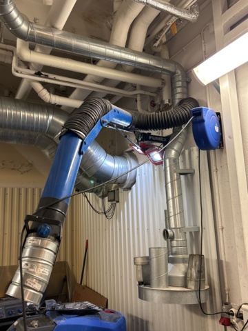 1409458-1 Utsugsarm, arbetsbelysning och kabelvinda