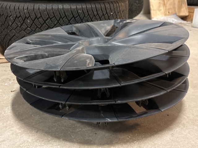 1409463-11 Nokiandäck på aluminiumfälg Hakkapeliita 255/45R19