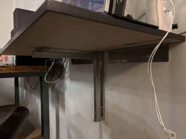 1409468-10 Screen, printer, keyboard, etc.