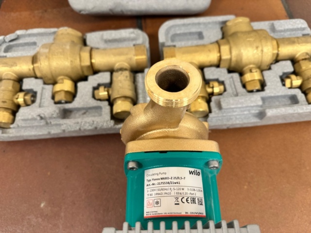 1372757-1 Cirkulationspump med ventilsatser – Wilo Yonos MAXO-Z 25/0,5–7 och Impel