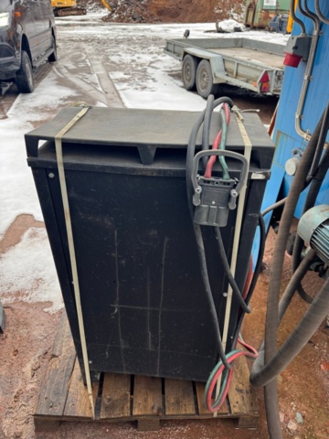 1321204-28 Forklift Linde E30/600-03 -2008