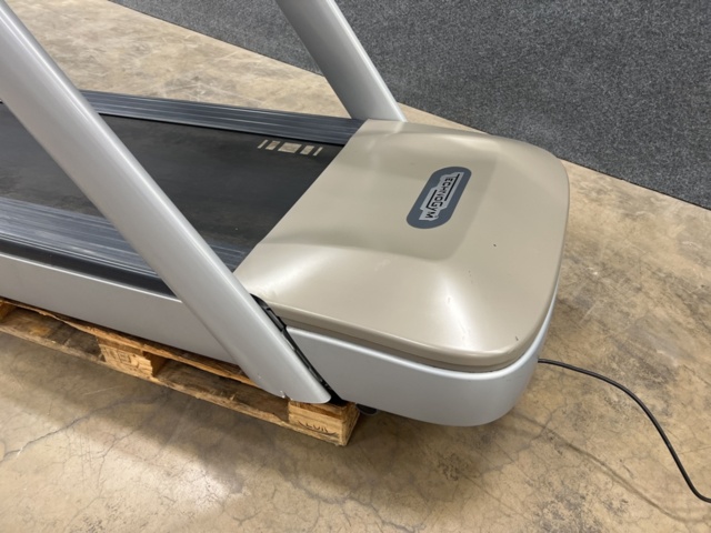 1455437-4 Treadmill, Techogym Run Now 700