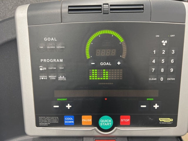 1455437-2 Treadmill, Techogym Run Now 700