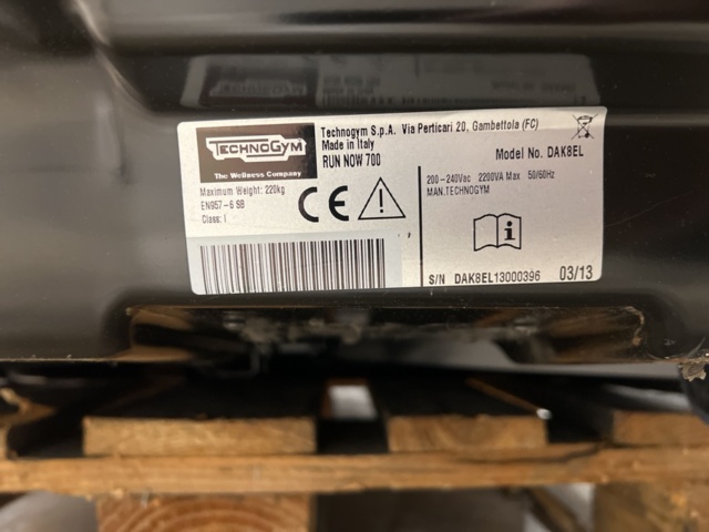 1455437-7 Treadmill, Techogym Run Now 700