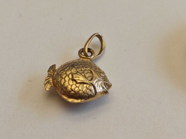 1400658-2 Smycken 18K guld