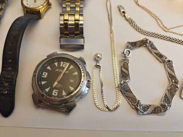 1400659-5 Diverse armbandsur och smycken