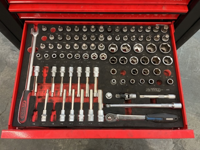 1430040-8 Verktygsvagn med innehåll - KS Tools