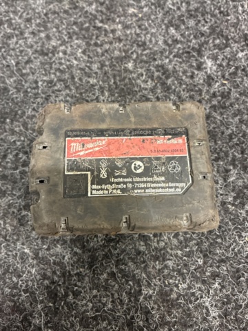 1439700-4 Batteri Milwaukee M18B5 5.0Ah