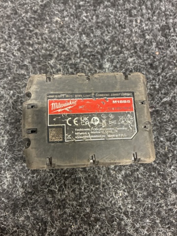 1439701-4 Batteri Milwaukee M18B5 5.0Ah