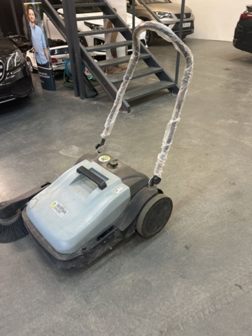 1430076-3 Nilfisk SW250, a manual sweeper