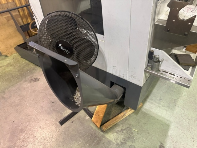 1256096-24 CNC fräs Haas modell VF2