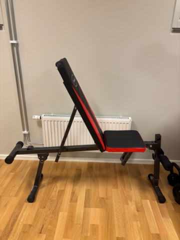 1442202-2 Kettlebells 11st 4-24kg, träningsbänk